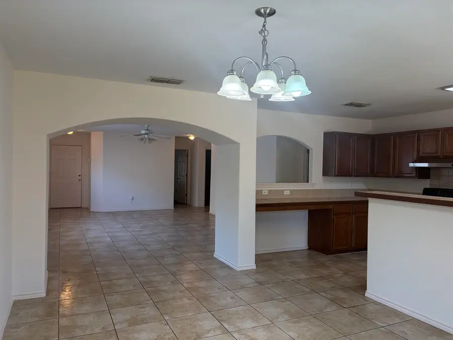 11141 Salado Dr, Laredo, TX 78045 - #3