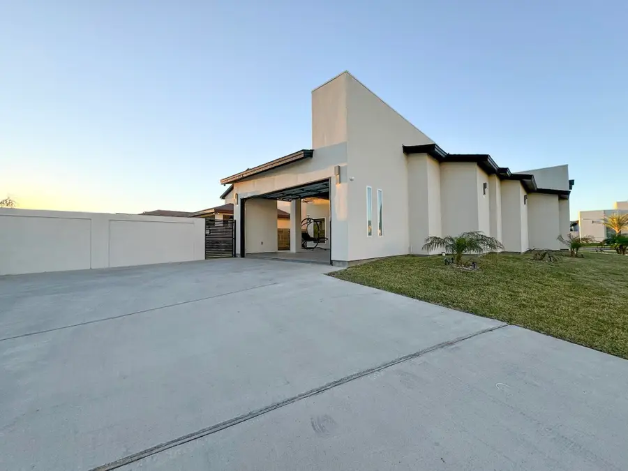 3011 Quintero St, Laredo, TX 78045 - #3
