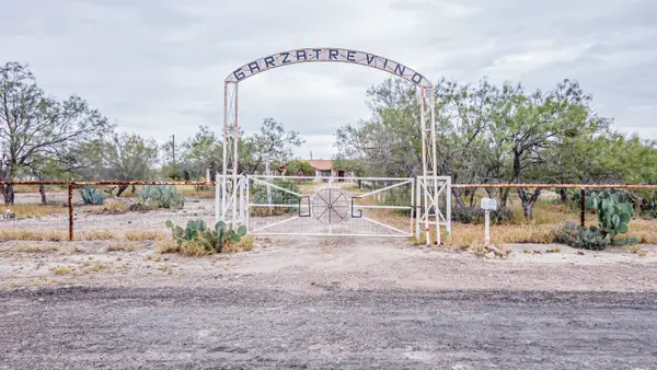 587 Garza Jones Ln., LAREDO, TX 78045