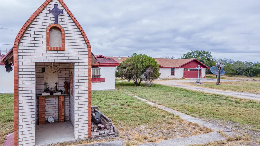 587 Garza Jones Ln., Laredo, TX 78045 - #3