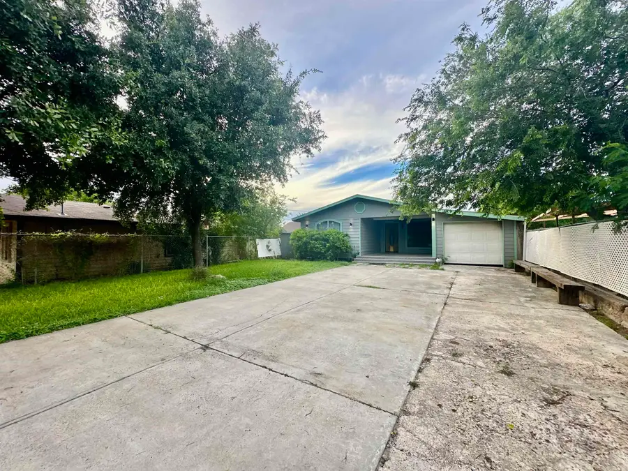2504 Bismark St, Laredo, TX 78043 - #2