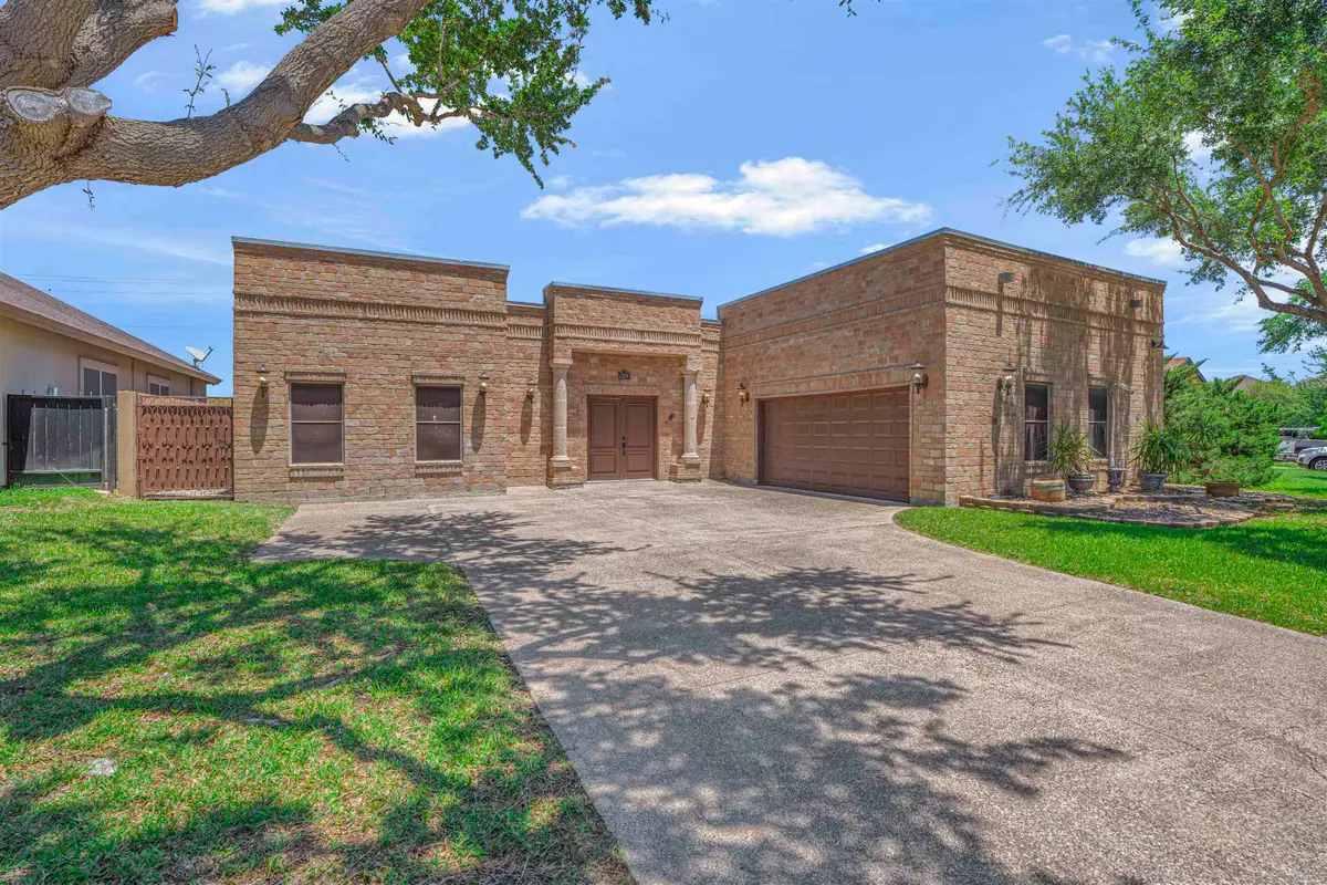 412 Baffin Bay Dr, Laredo, TX 78045-2033 - #1