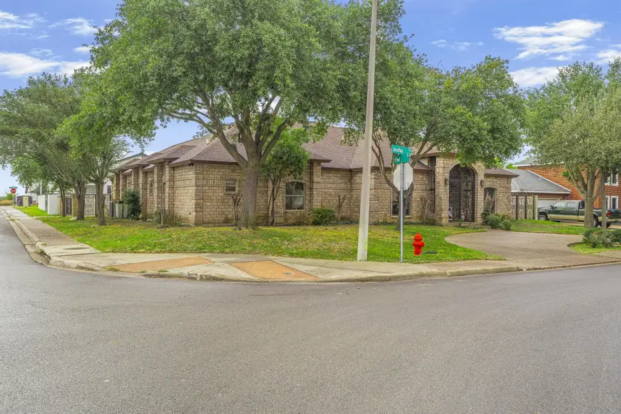 3625 Josefina Dr, Laredo, TX 78041 - #2