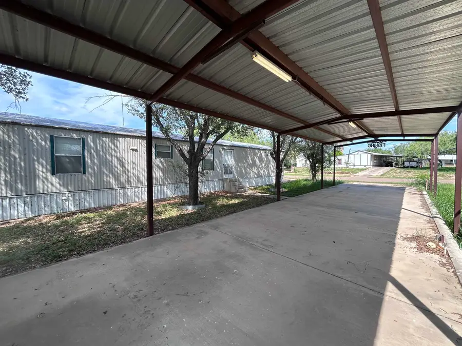 132 N. Jab Dr., Zapata, TX 78076 - #3