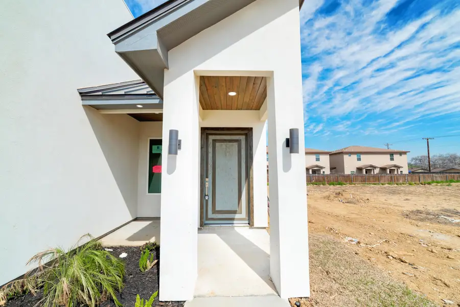 154 Lagos Ave, Laredo, TX 78041 - #3