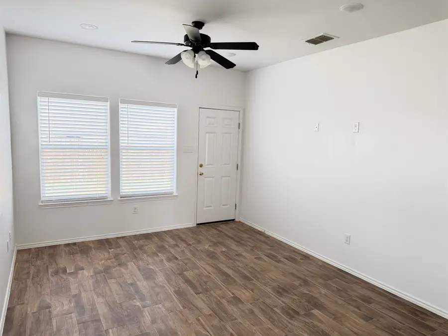 4220 Gavilan Dr., Laredo, TX 78046 - #3