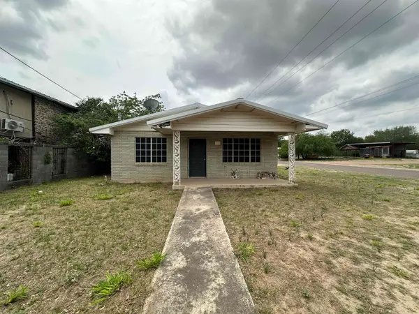 1813 N 1st. St., Zapata, TX 78076