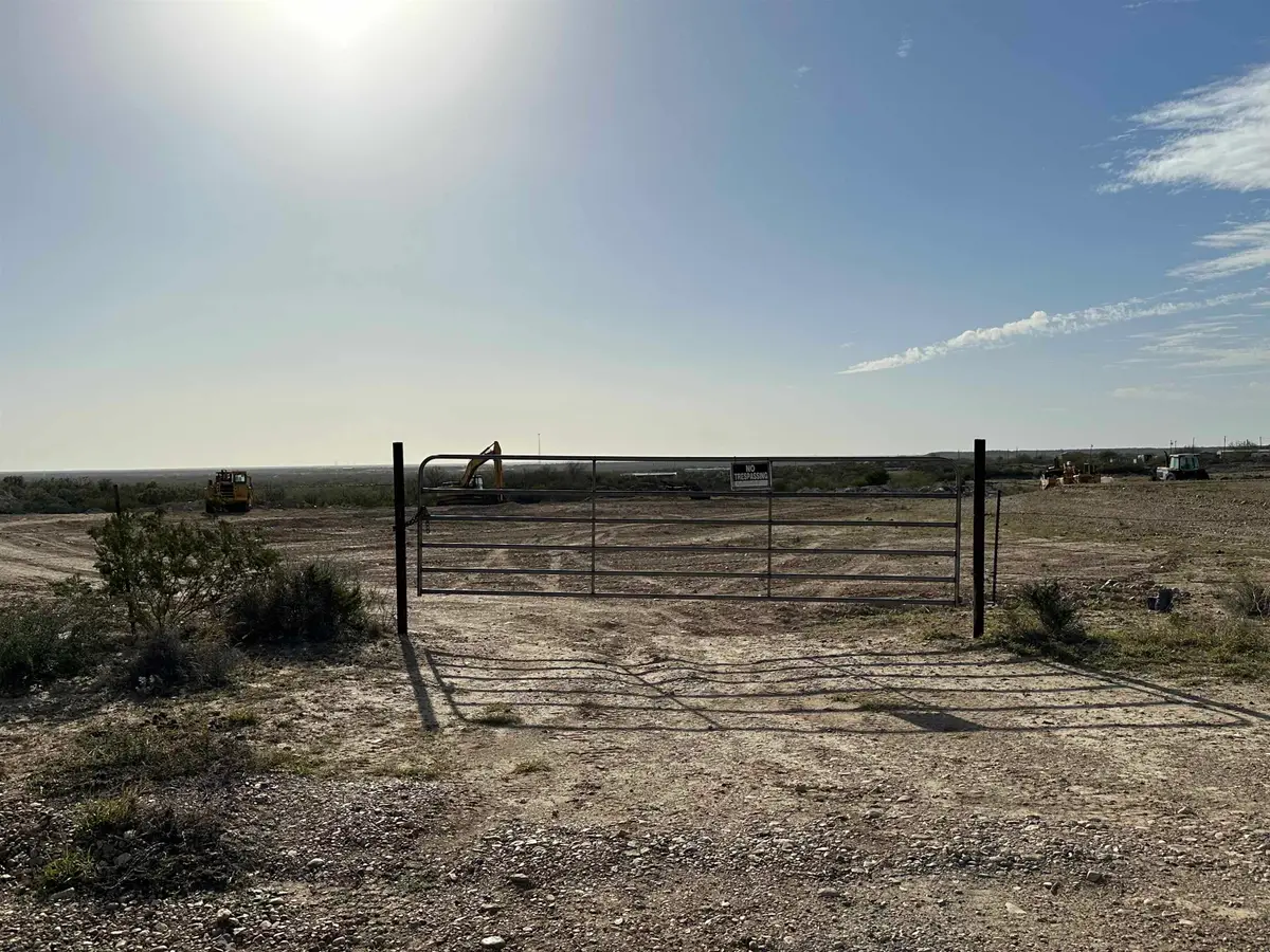 388 Charro Rd, Laredo, TX 78045 - #1