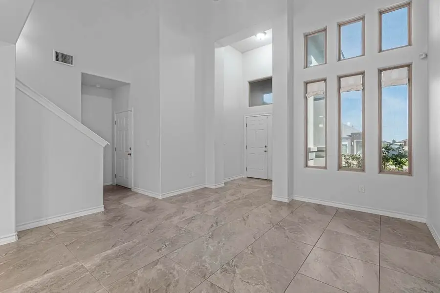 330 Altozano Dr, Laredo, TX 78045 - #2