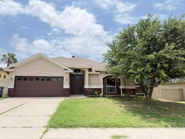 121 Michoacan Loop, LAREDO, TX 78045