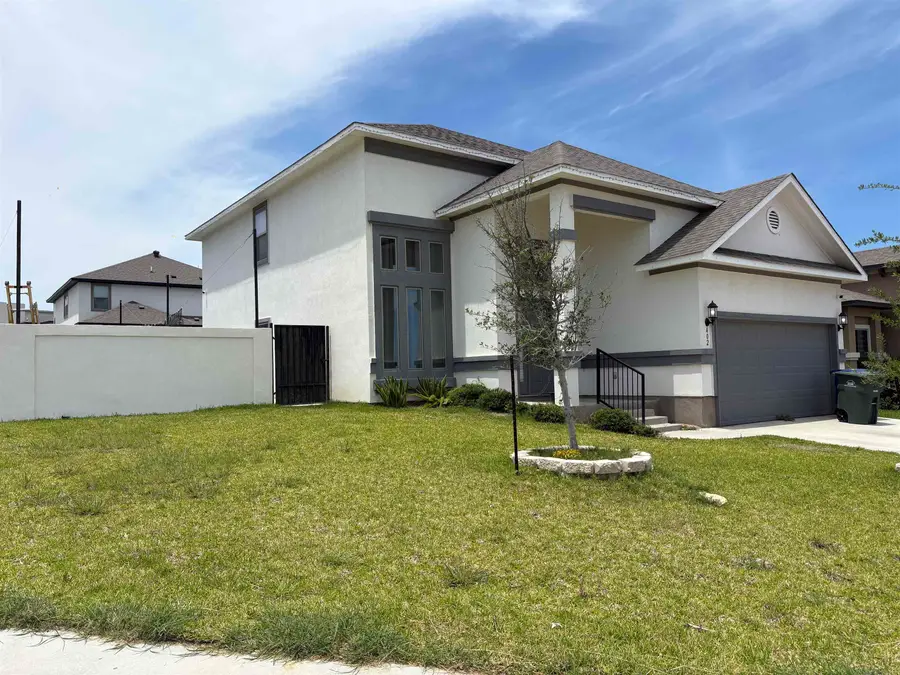 402 Placido Dr, Laredo, TX 78045 - #2