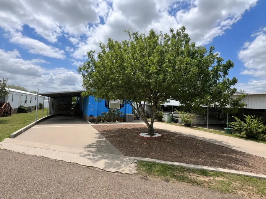 118 Autumn Ln., Zapata, TX 78076 - #3