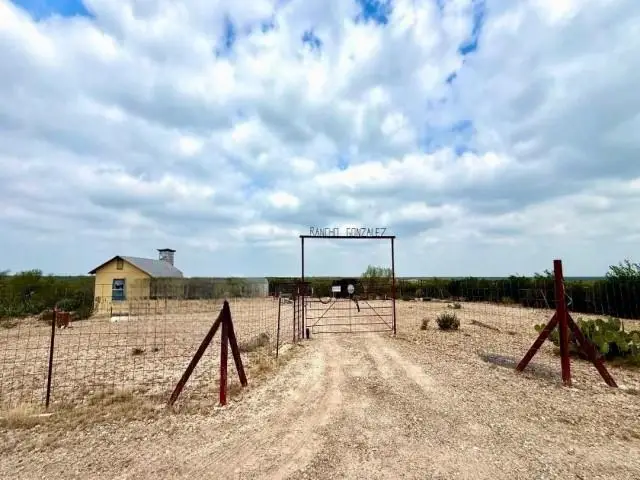 350 Ranch Road 7152L, Laredo, TX 78046 - #1