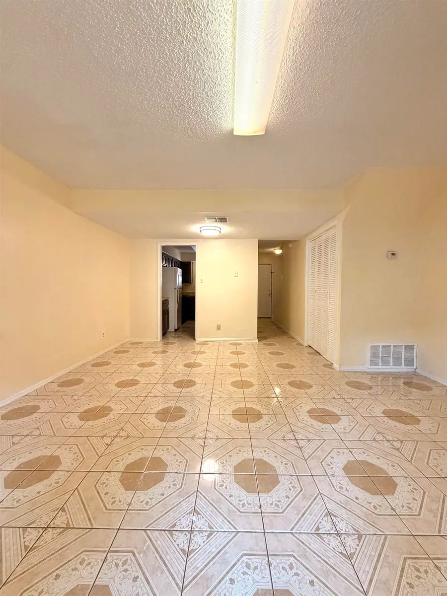 5300 Cypress Dr, Laredo, TX 78041 - #3