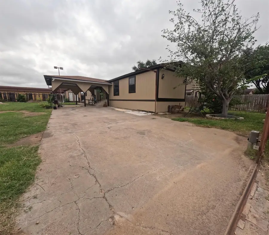 4305 McClelland Ave, Laredo, TX 78041 - #3