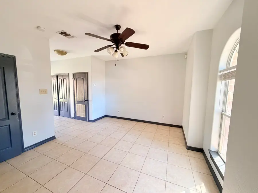 10706 International Blvd, Laredo, TX 78045 - #3