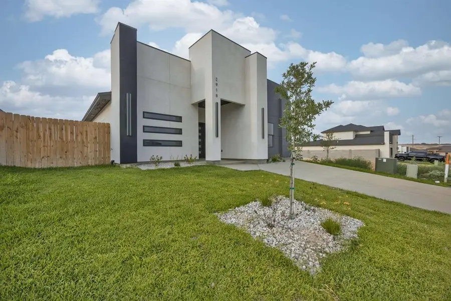 2918 Coventry Dr., Laredo, TX 78046 - #2