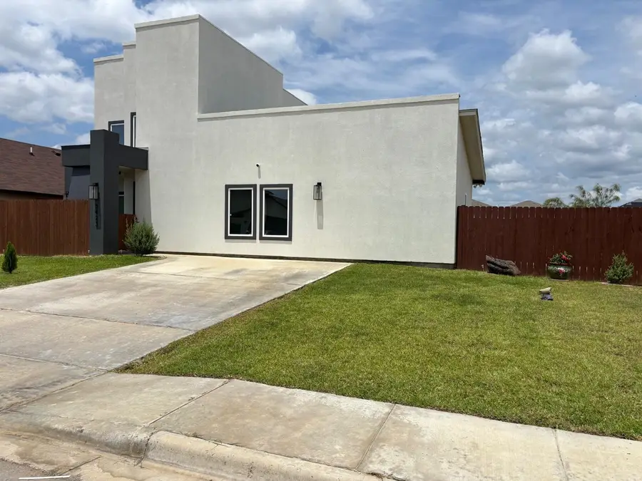 5423 Capilla St., Laredo, TX 78046 - #2