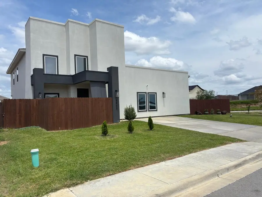 5423 Capilla St., Laredo, TX 78046 - #3