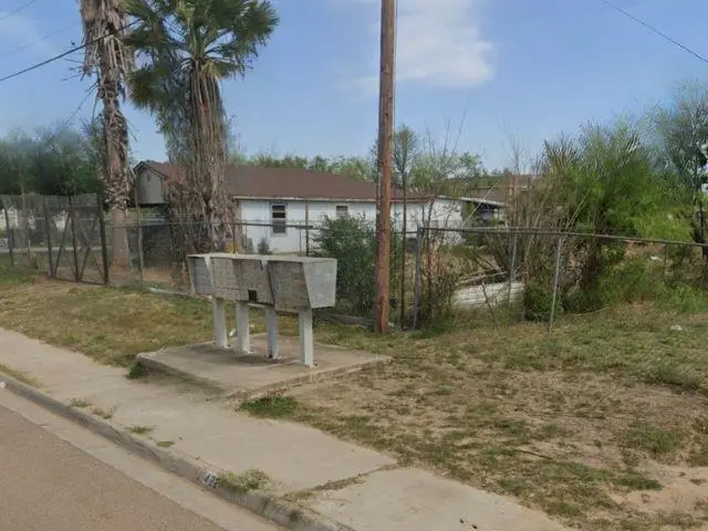 424 Morales, El Cenizo, TX 78046 - #2