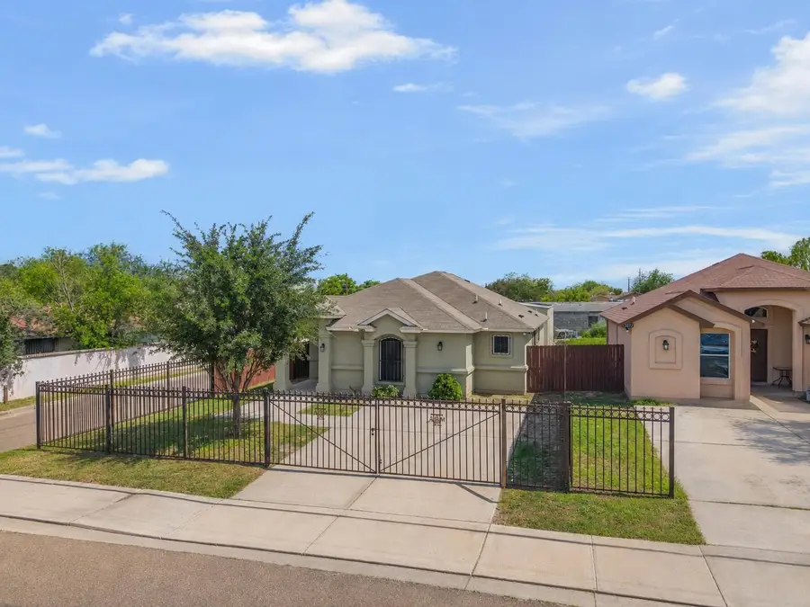 3219 Galveston St, Laredo, TX 78043 - #3