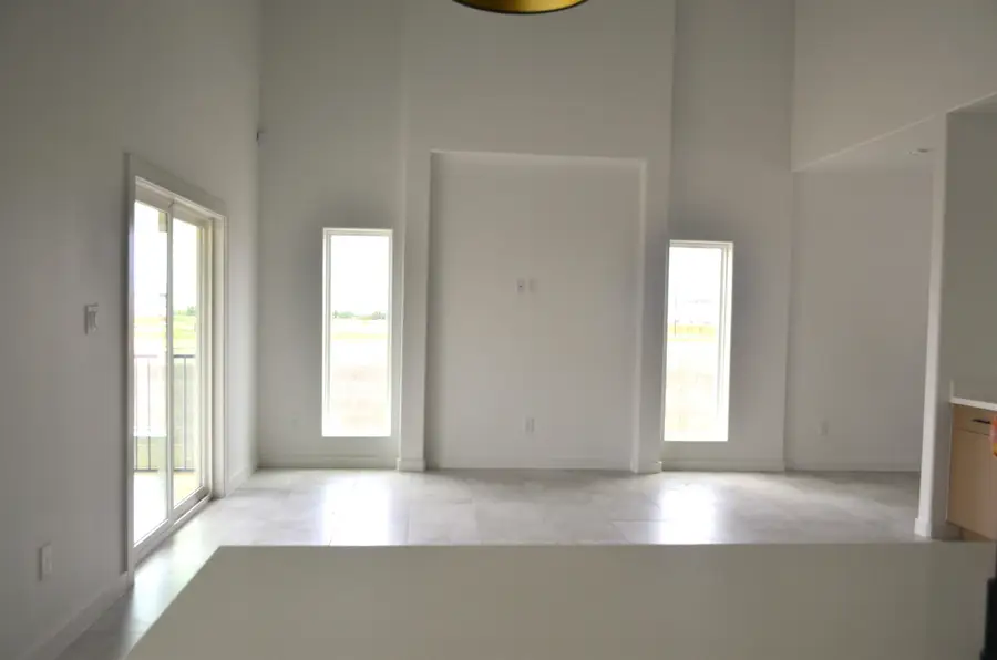 1027 Yellow Birch Dr., Laredo, TX 78045 - #3