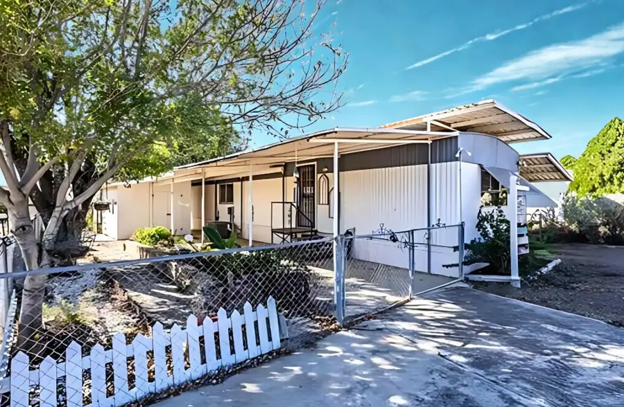 100 Blossum Blvd., Zapata, TX 78076 - #3