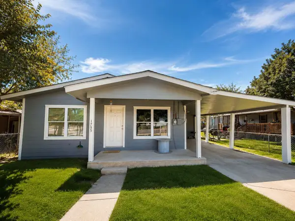 1755 N 7th St, Crystal City, TX 78839