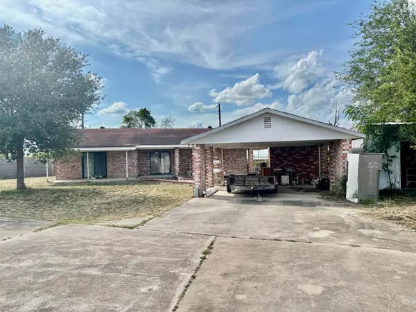 2061 Retama Dr, Laredo, TX 78076
