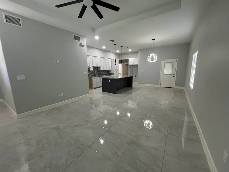 432 General Franco Dr, Laredo, TX 78046 - #2