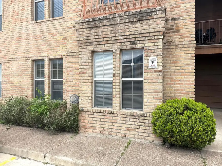 205 Martingale Ln, Laredo, TX 78041-0000 - #2