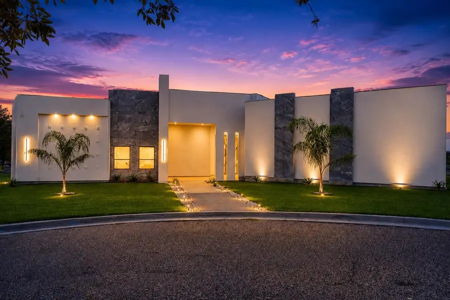 110 Song Bird Ln, Laredo, TX 78045 - #2