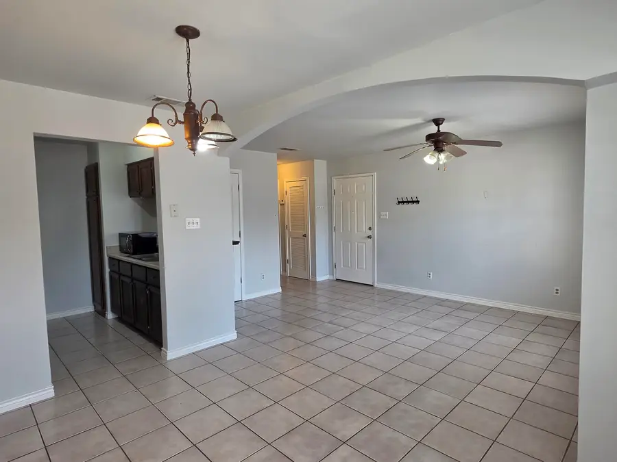 207 Martingale Ln, Laredo, TX 78041 - #3