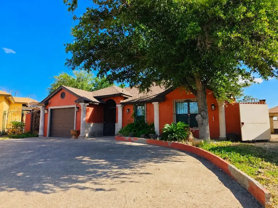 233 Rancho Viejo Dr, Laredo, TX 78045 - #2