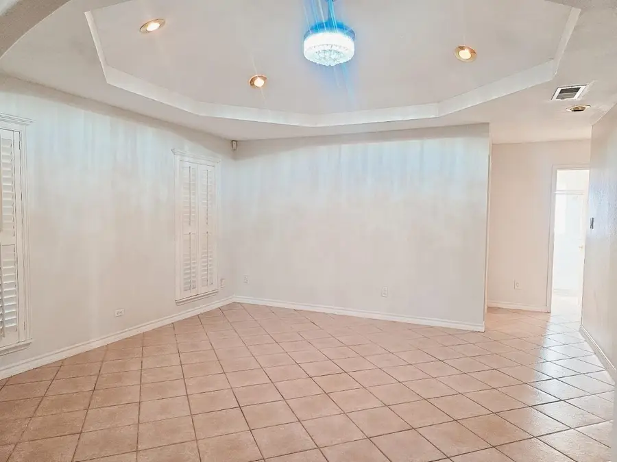 233 Rancho Viejo Dr, Laredo, TX 78045 - #3