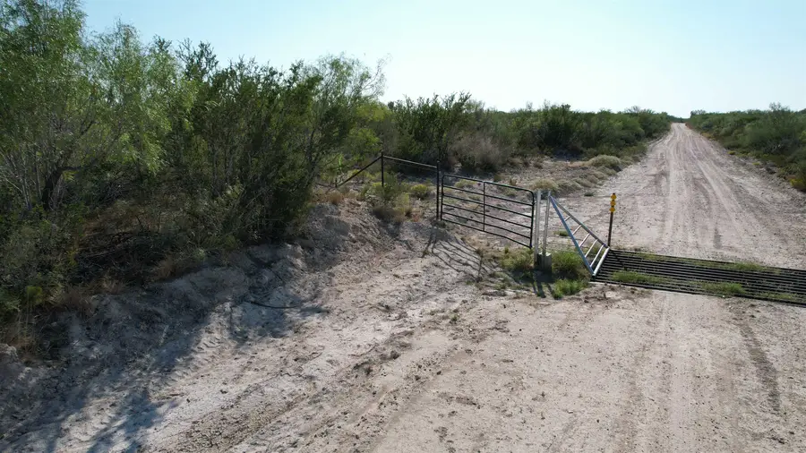 ABST 1439 SUR, Laredo, TX 78045 - #2