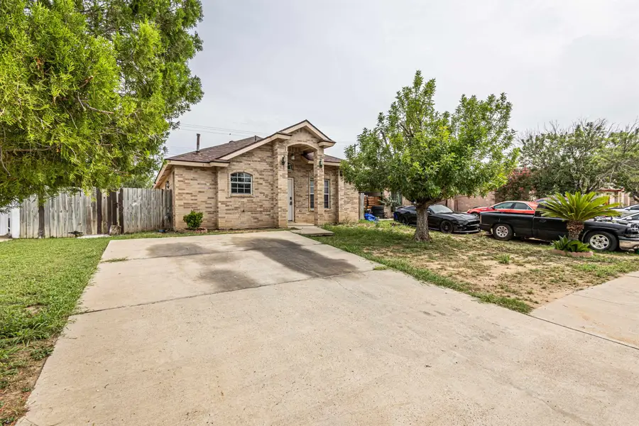 753 Snake Dr, Laredo, TX 78045 - #2