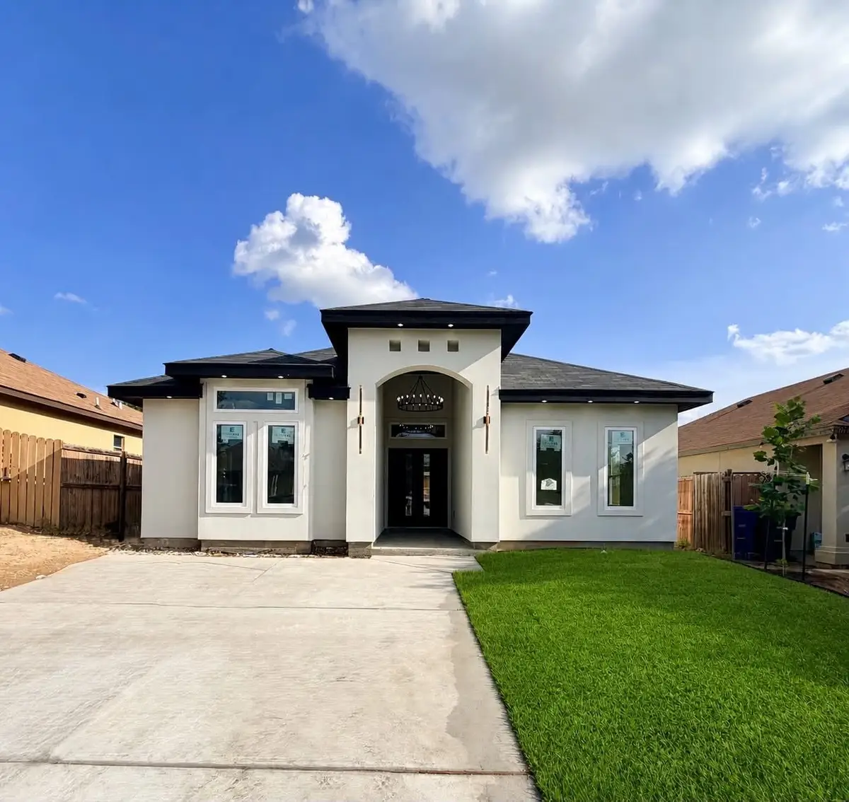 6115 Leopoldo Dr, Laredo, TX 78043 - #1