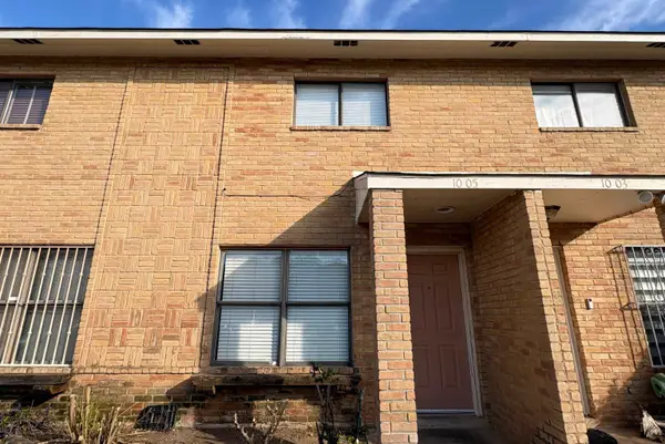 1005 Castle Heights Dr, Laredo, TX 78045