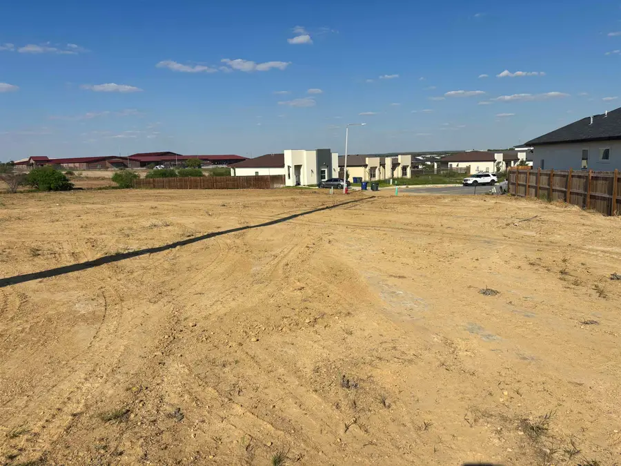 6901 Molinos Dr, Laredo, TX 78046 - #3