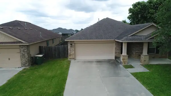 104 Buckskin Trl., VICTORIA, TX 77904