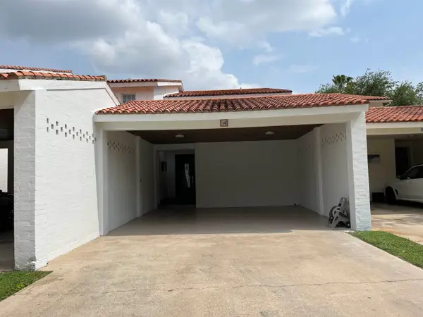 1800 Country Club Dr, Laredo, TX 78045