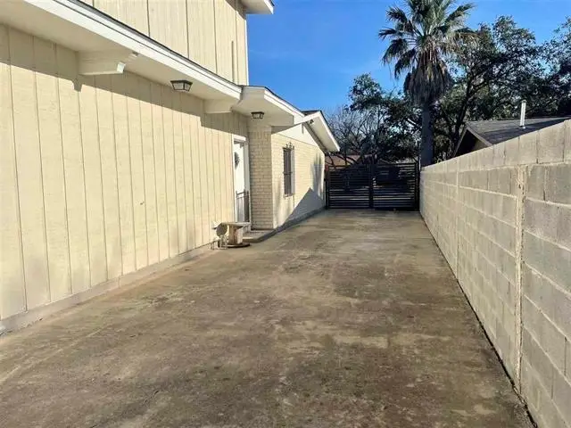 406 Longshadow Rd, Laredo, TX 78041 - #3