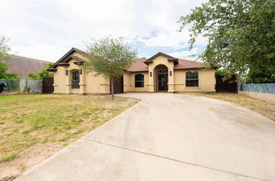 204 N Espana Dr N, Laredo, TX 78043 - #2