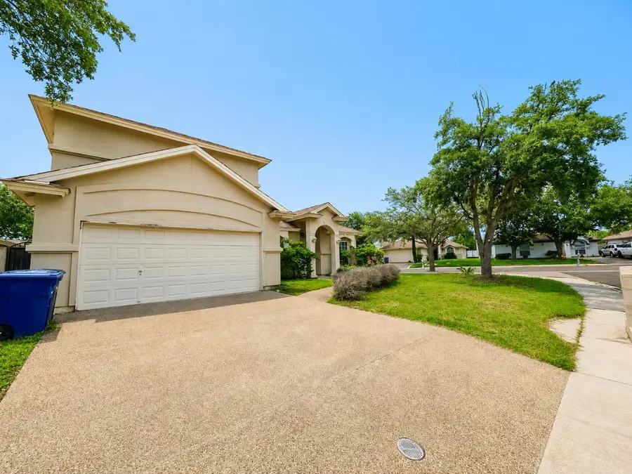 10126 Truchas Rd, Laredo, TX 78045 - #2