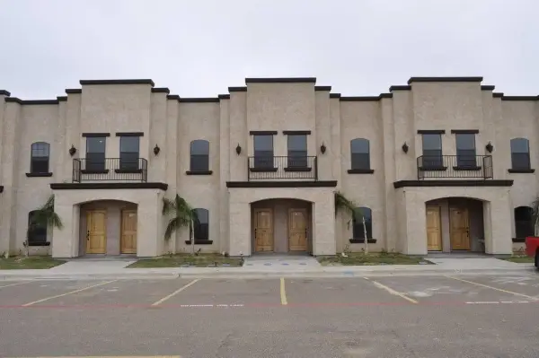 8216 Casa Verde Rd, Laredo, TX 78041