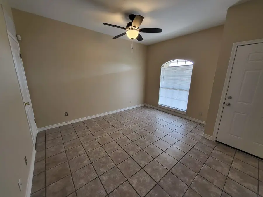 1404 Musser St, Laredo, TX 78041 - #3