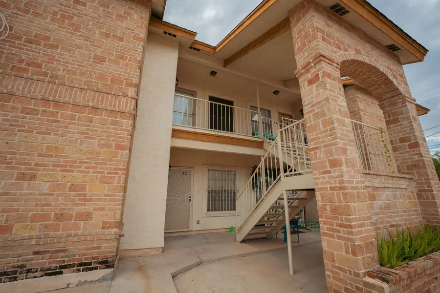 1419 Gustavus St, Laredo, TX 78040 - #3