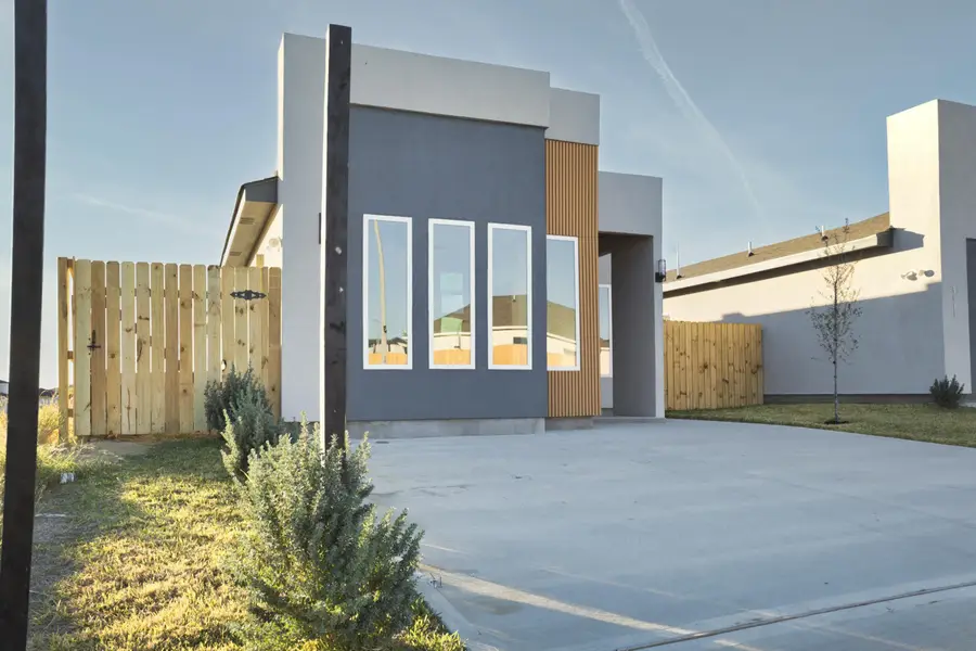 5021 Servando Dr, Laredo, TX 78046 - #2