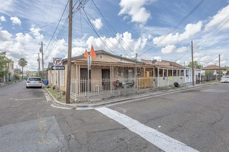 1701 Lincoln St, Laredo, TX 78040 - #2